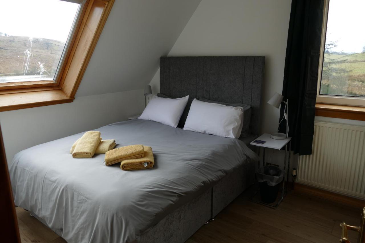 Wallace Lodge Крийф Екстериор снимка