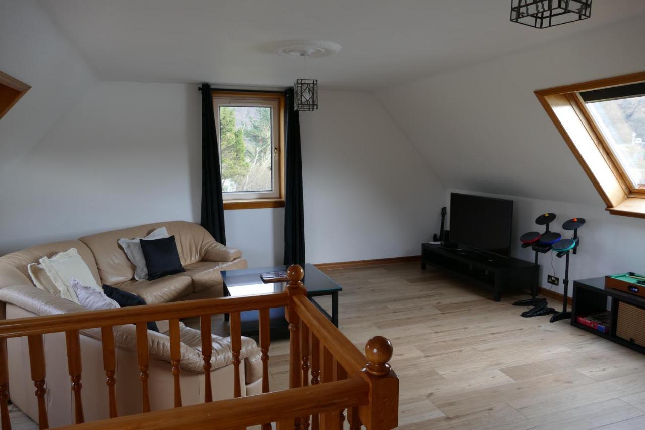Wallace Lodge Крийф Екстериор снимка