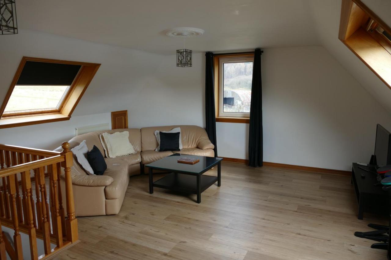 Wallace Lodge Крийф Екстериор снимка