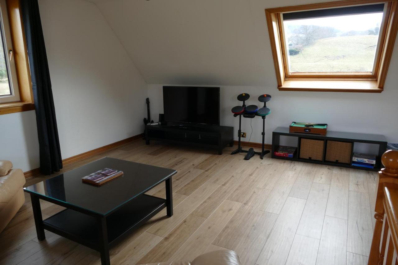 Wallace Lodge Крийф Екстериор снимка